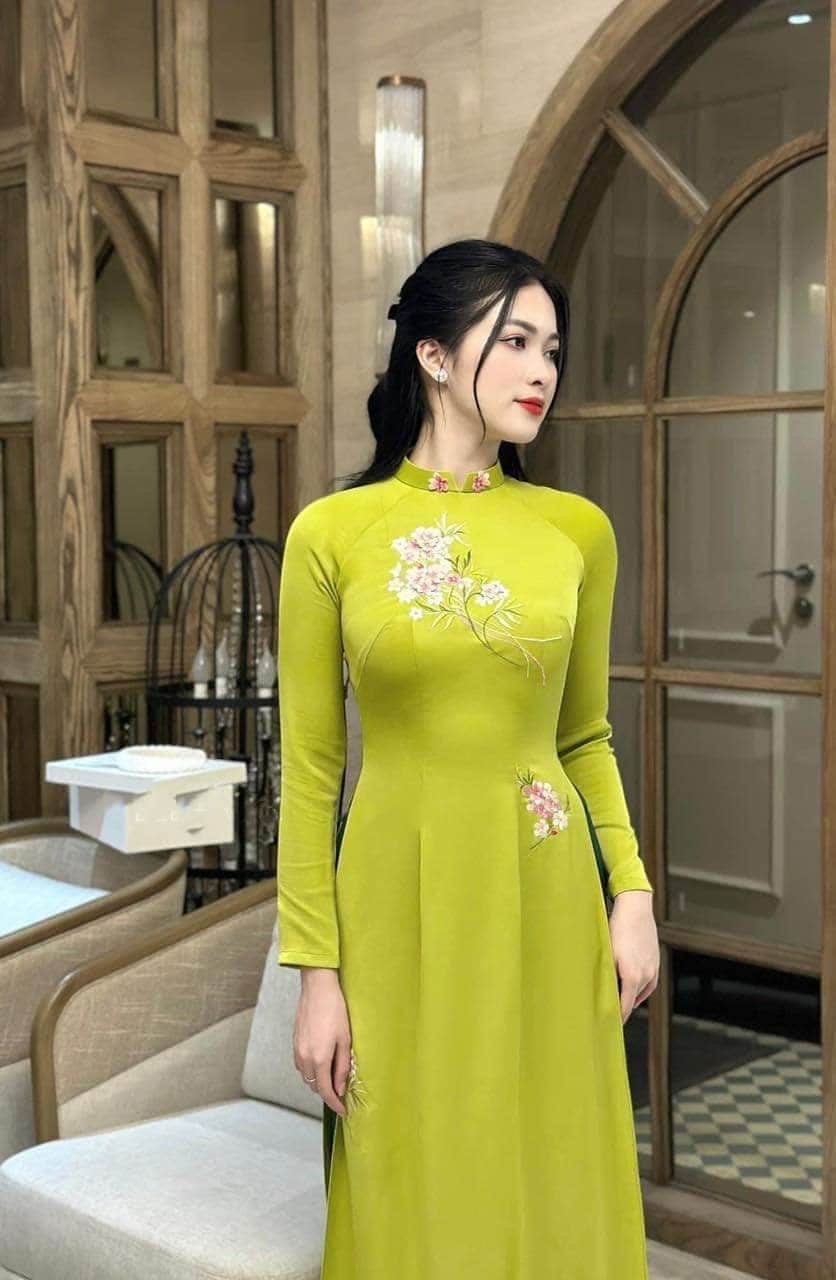 Lua Tay Thi Embroidery flowers -no pants included-B226