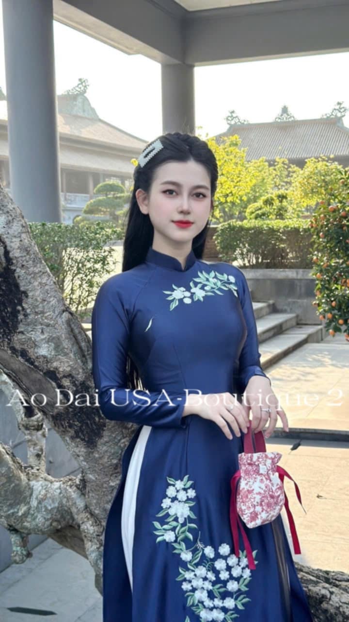 Ao Dai Lụa Valentino Embroidered design NavyColor B244