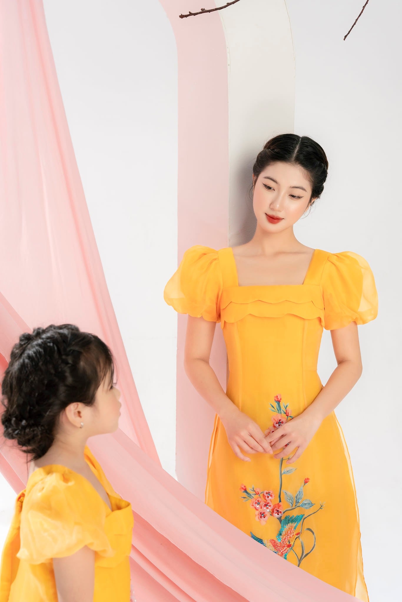 Set Ao Dai Cach Tan matching mom and girls- Pants included B143