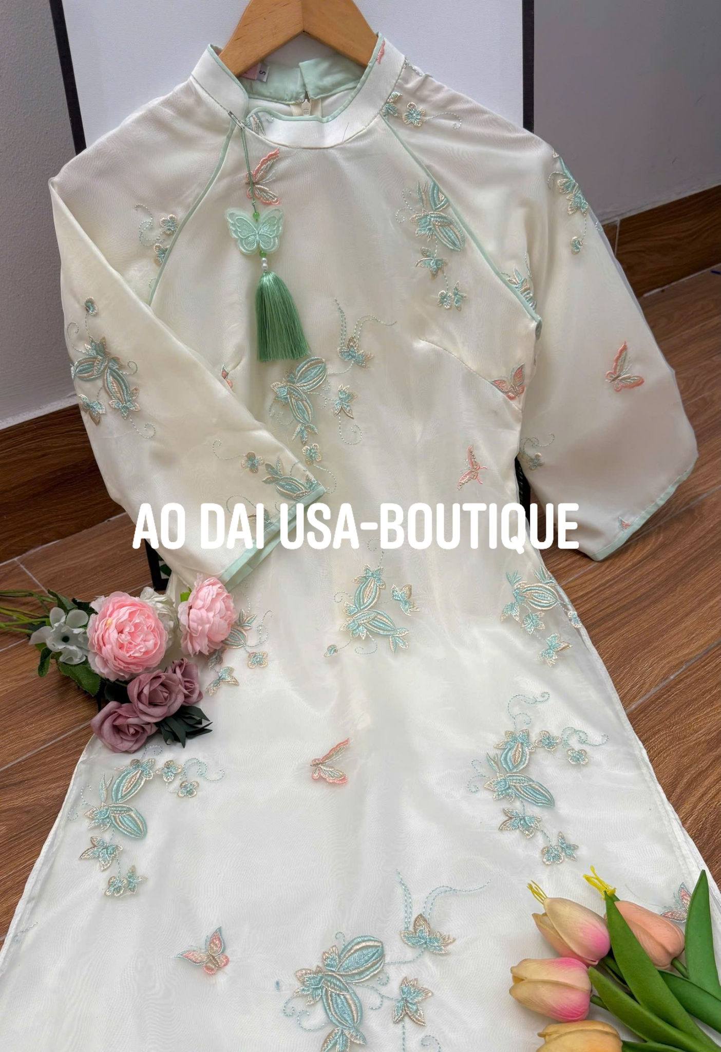 CHI KHANH Set Ao Dai To Theu/Blue Pants CT304