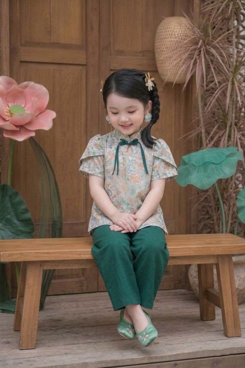 Girls' Ao Ba Ba Set Pink Color /Modern Vietnamese Phap Phuc with Pants / Gam Luxury For Girl with headband/G357