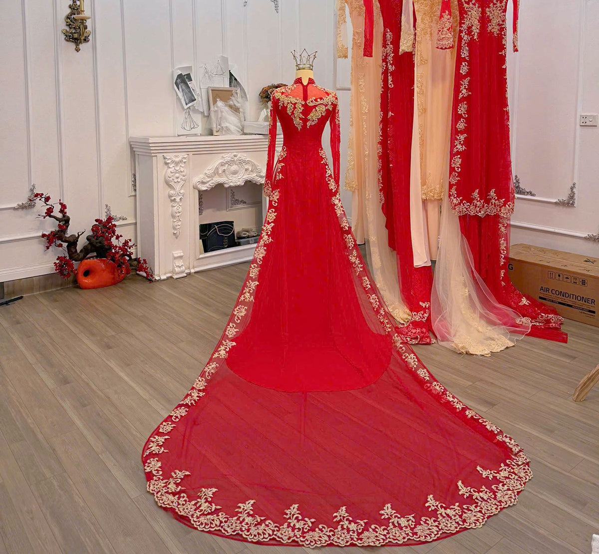 Red Chiffon Ao Dai Co Dau/ Crystal Wedding Dress with Long Train For Bridal/ High Quality Vietnamese Wedding Ao Dai with Red Pants /B161
