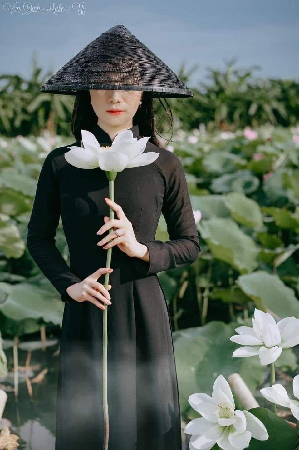 Set Ao Dai Chiffon Den Tron B115