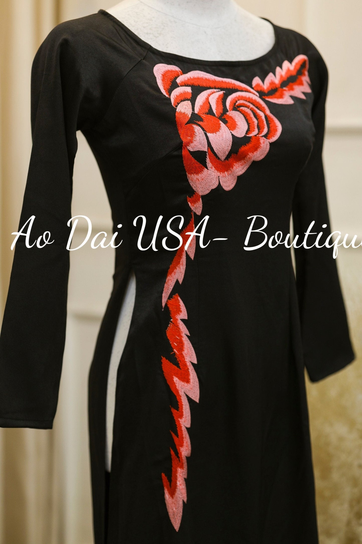 Set Lua Tay Thi theu- Red Pants includes. G318