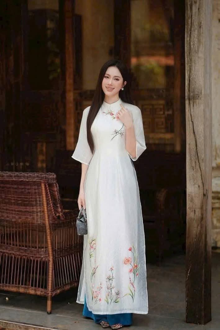 Floral Ao Dai Set White Color/ Vietnamese Traditional Dress with Blue Pants/ B238