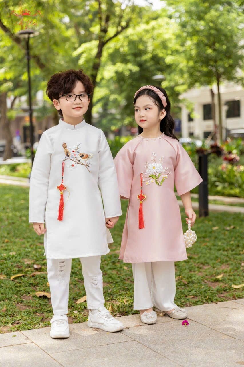 Set Family White And Pink Tafta hoa đính kết for Lunar New Year -B119