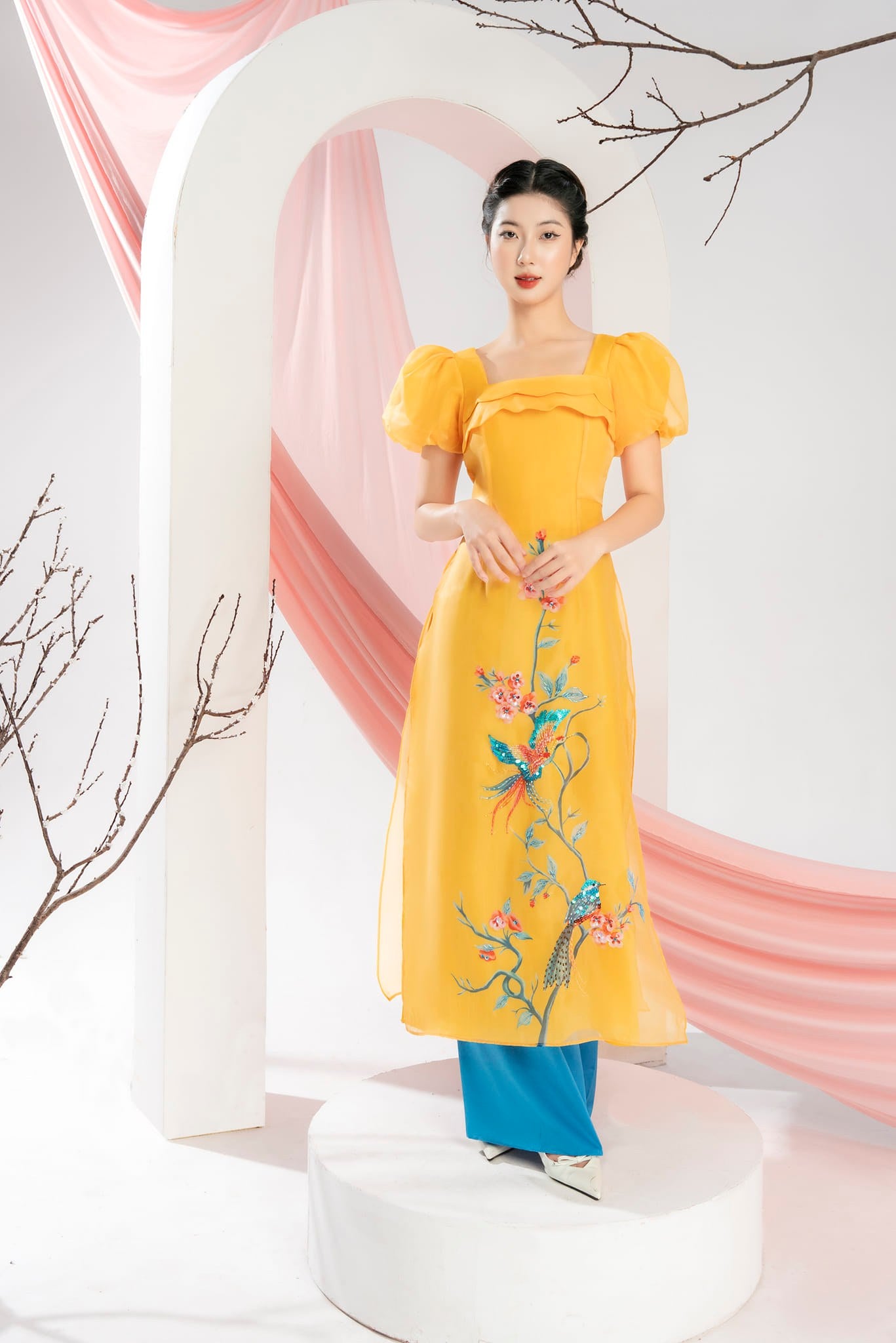 Set Ao Dai Cach Tan matching mom and girls- Pants included