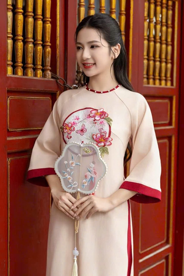 Cream Moon & Red Dragon Matching Ao Dai Set For Luna New Year