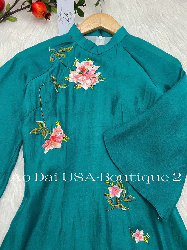 Set Ao Dai Cach Tan Embroidered Flower lord - CT239