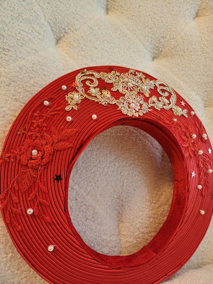 Vietnamese bride headpiece (mấn cô dâu)