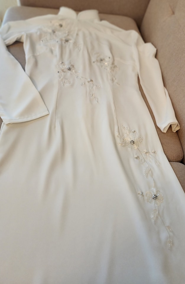 Ao Dai Design with Crystal and embroiled flowers T199