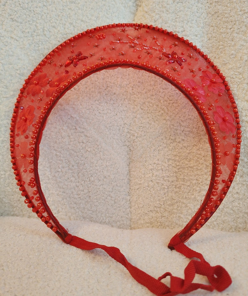 Vietnamese bride headpiece (mấn cô dâu)