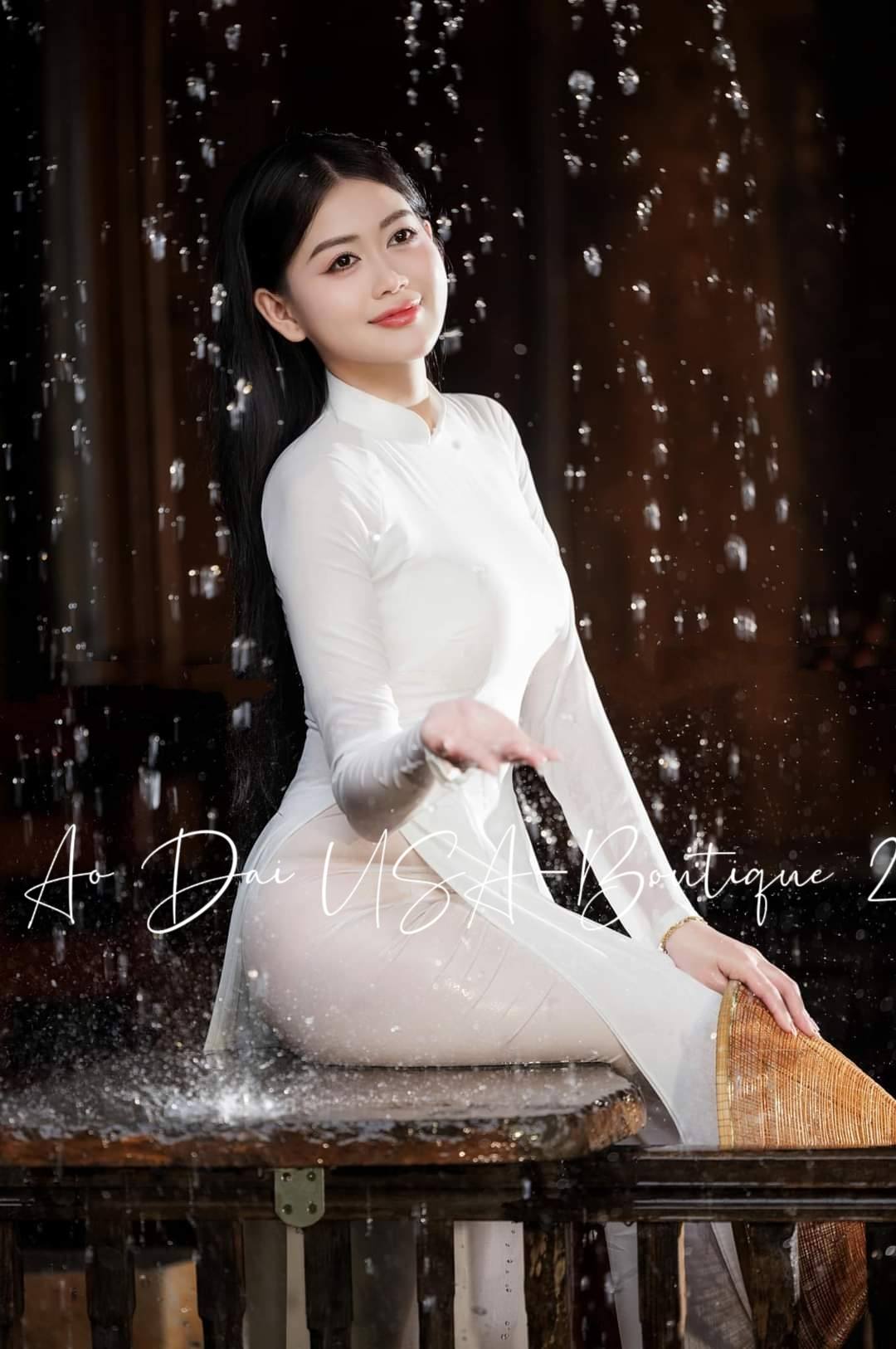 Set Ao Dai Lua Thai tuan white color- pants Inclued/ TT100