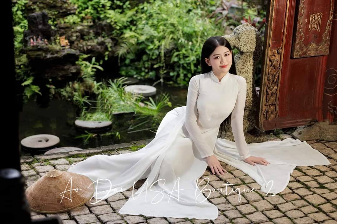 Set Ao Dai Lua Thai tuan white color- pants Inclued/ TT100