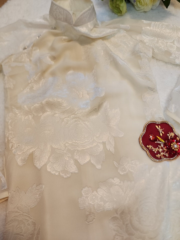 HOA LY Set Ao Dai Cach Tan White Cream Color/Cream Pants included/CT301