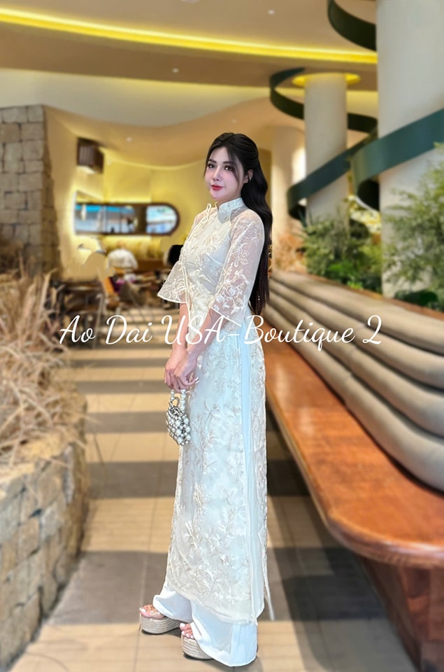 Set Ao Dai Cach Tan Cream Color/Cream Pants included/CT293