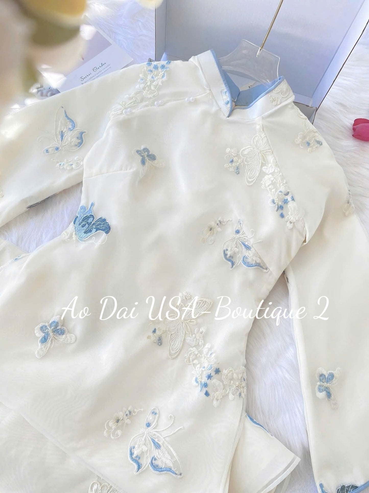 Set Ao Dai Cach Tan Embroidered White Color/Blue Pants included/ TT232
