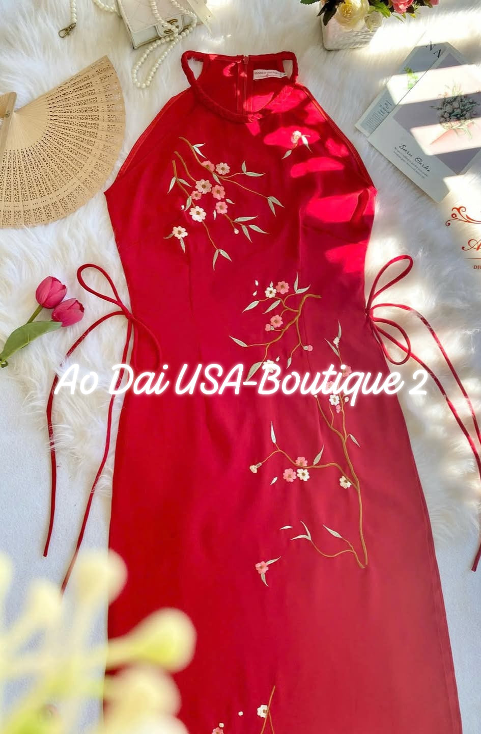 Modern Sleeveless ao dai with embroidery flowers (RED)/Ao dai yếm Women/B253/254