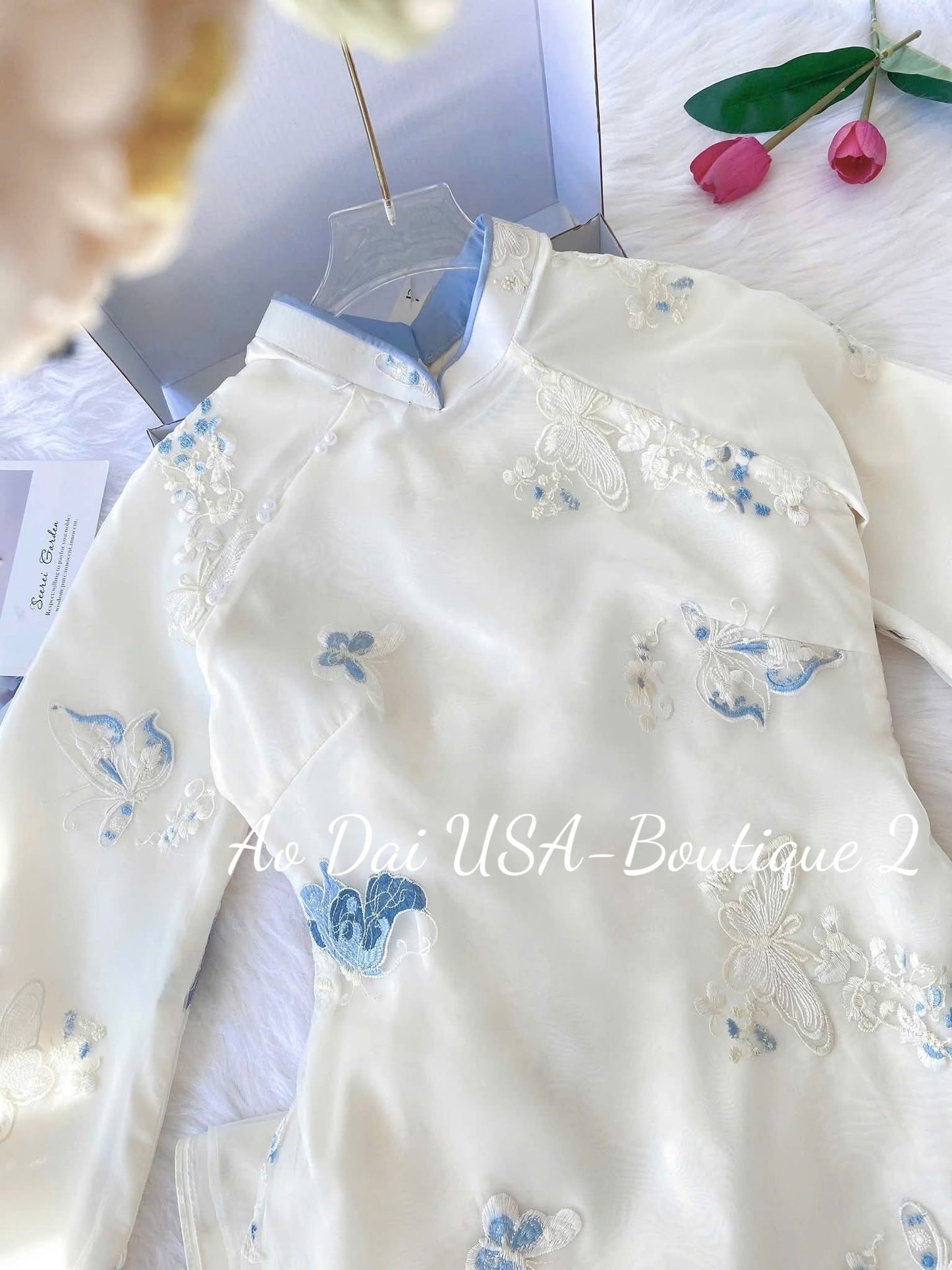 Set Ao Dai Cach Tan Embroidered White Color/Blue Pants included/ TT232