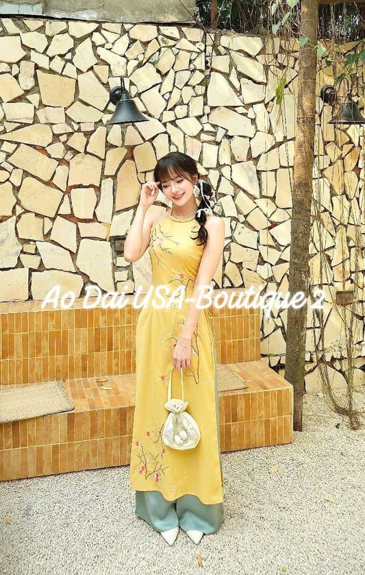 Modern Sleeveless ao dai with embroidery flowers (YELLOW)/Ao dai yếm Women/B253/254