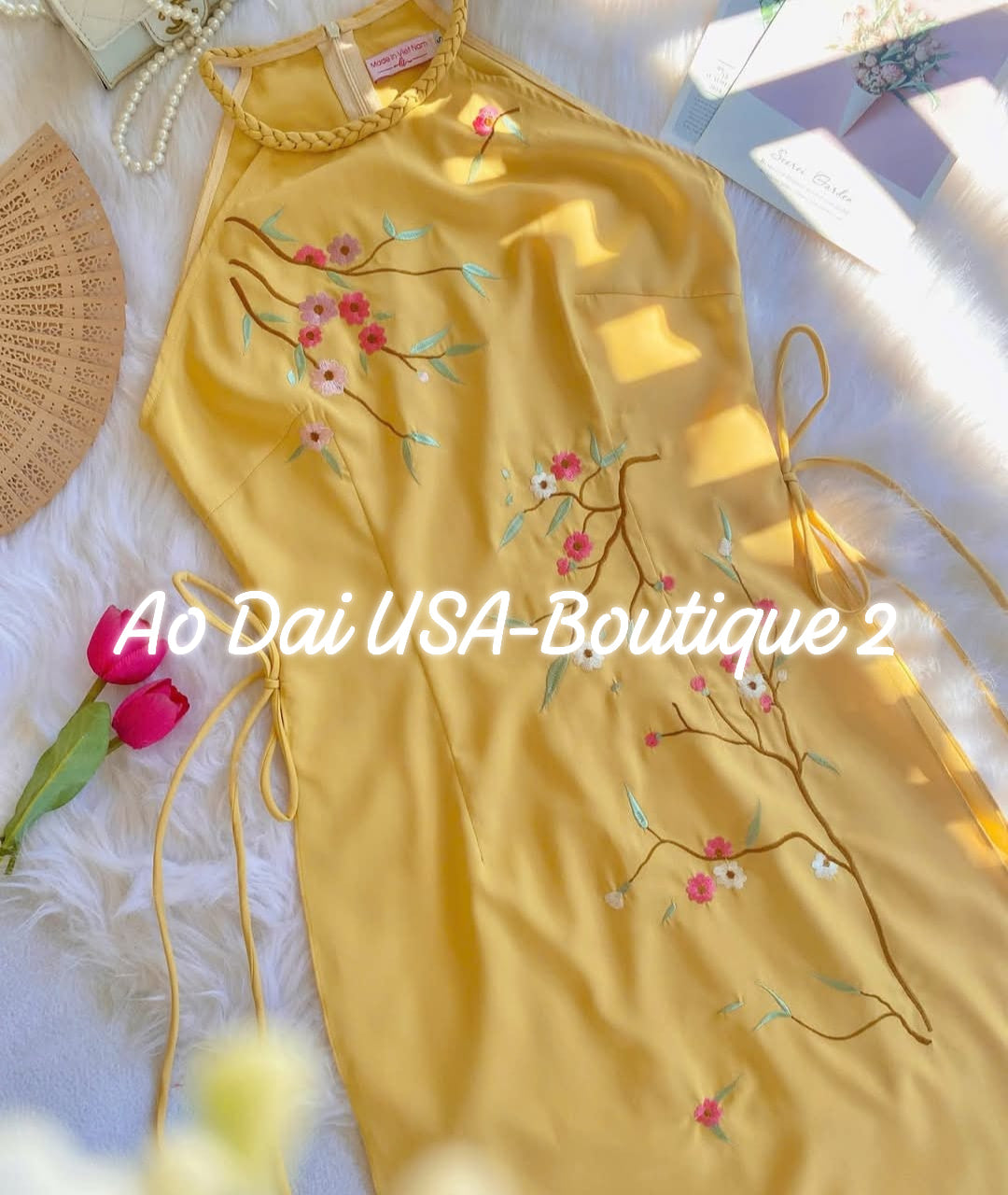 Modern Sleeveless ao dai with embroidery flowers (YELLOW)/Ao dai yếm Women/B253/254