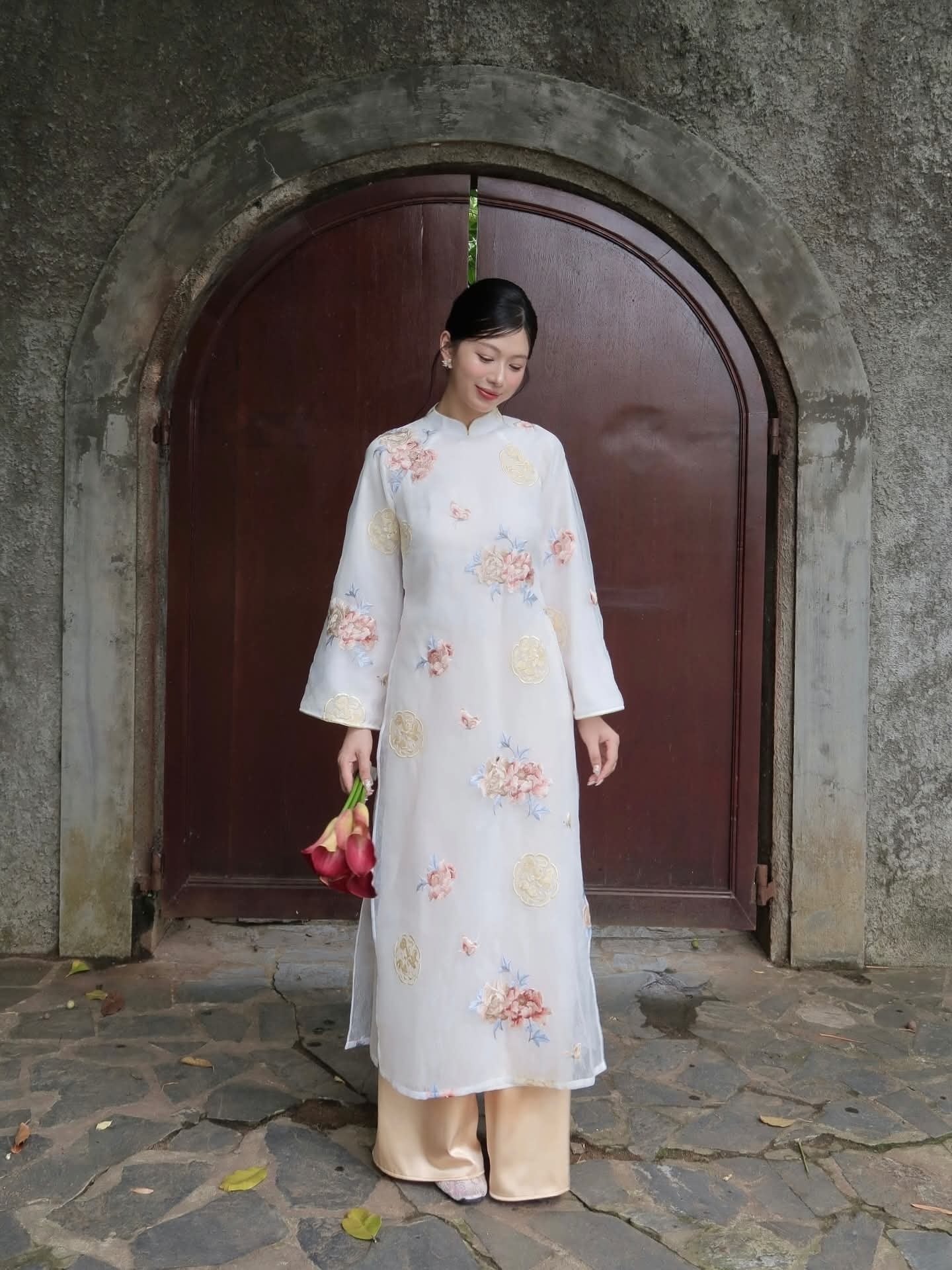 LINH An Set Ao Dai Cach Tan White Color/Pants included/ CT292