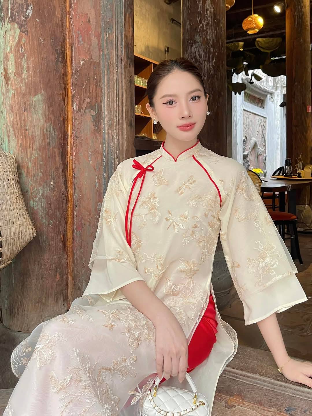 Modern Cream Ao Dai Set: Embroidered Flowers, Red Pants CT236