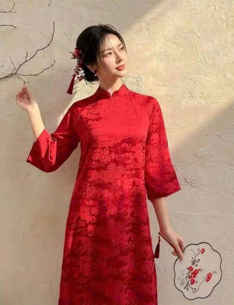 CAM TU Red Ao Dai Cach Tan Set: Modern Vietnamese Dress with Flowers & Pants/ CT284