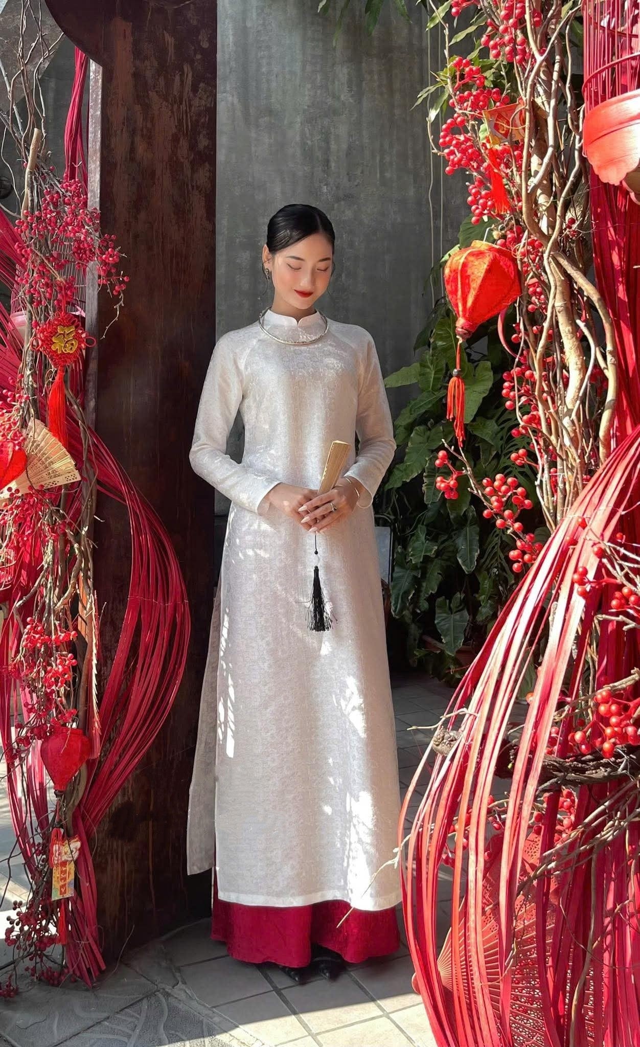 White Color Mulberry Silk Ao Dai Dress Loose Style, Asian cultural dress TT211