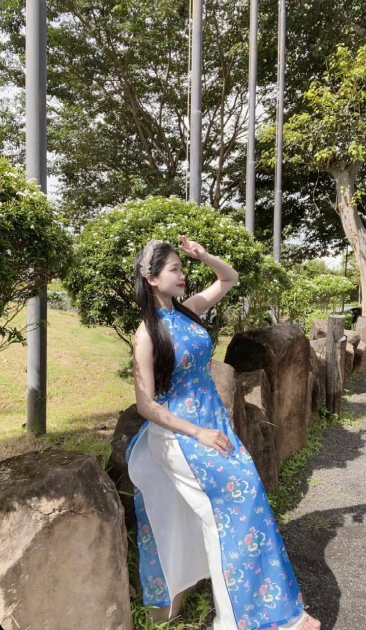 Ao Dai Lua Gam Song Phuong/Sleeveless Spring flowers patterns Pre made/Ao dai yếm Women with Pants/ CT237