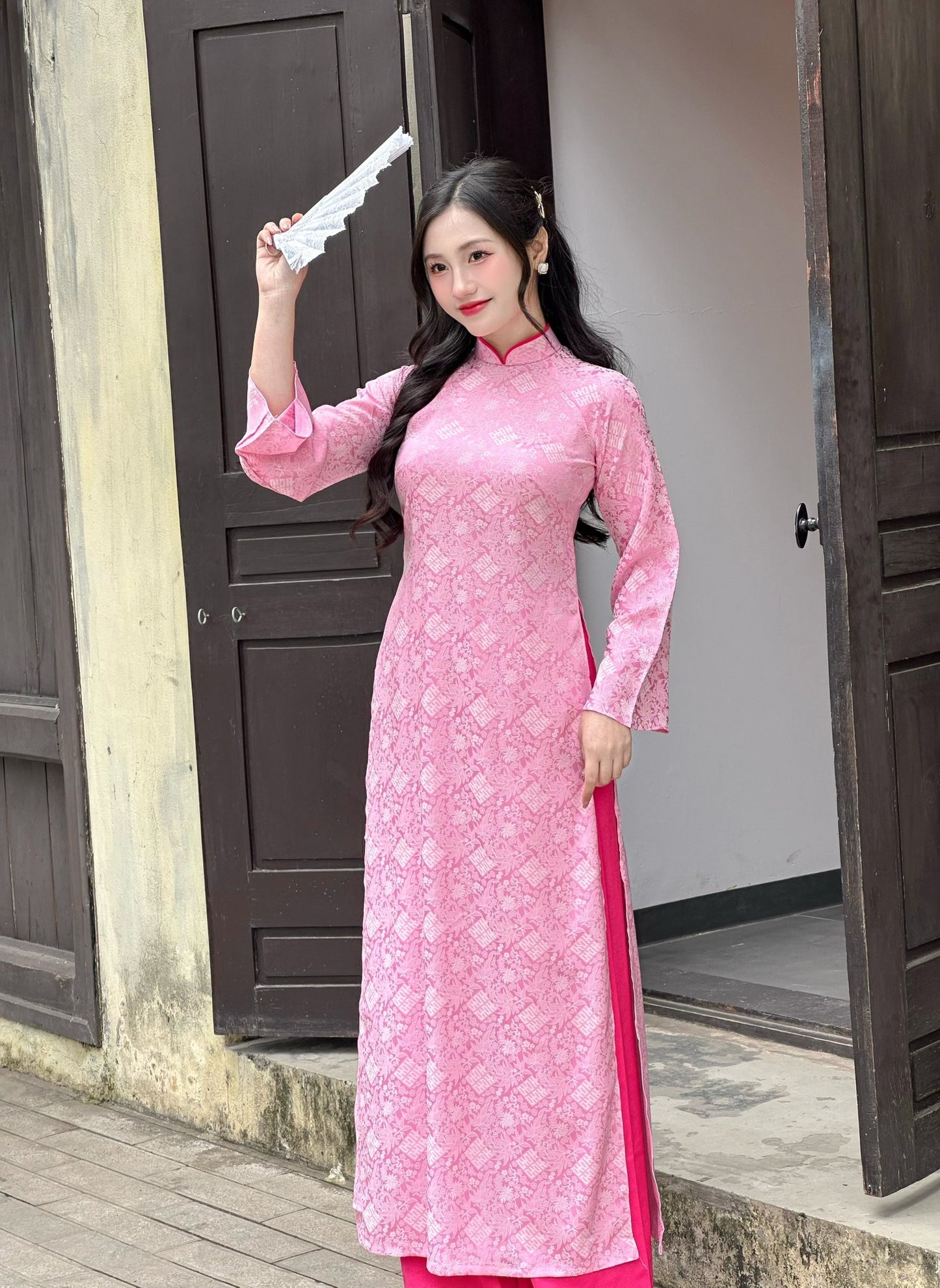 Light Pink Ao Dai Cach Tan Set: Modern Vietnamese Dress with Pants CT294