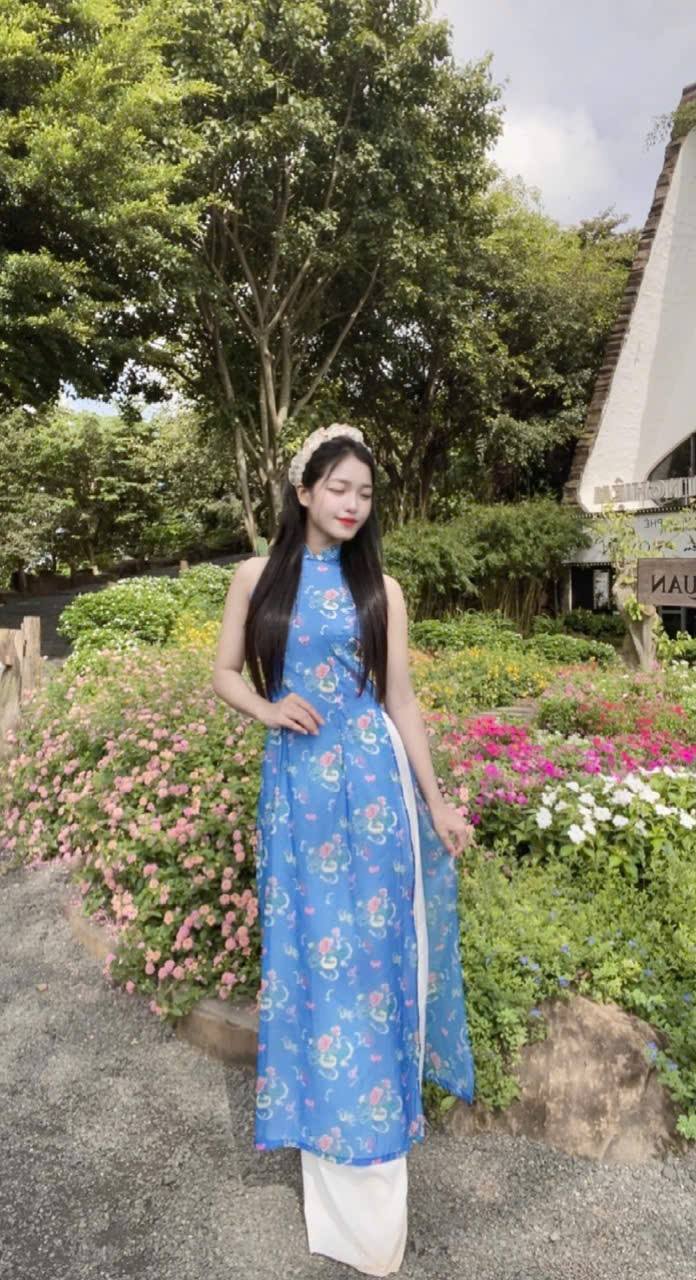 Ao Dai Lua Gam Song Phuong/Sleeveless Spring flowers patterns Pre made/Ao dai yếm Women with Pants/ CT237