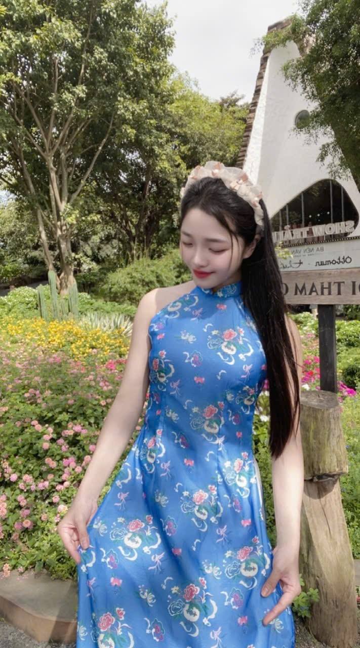 Ao Dai Lua Gam Song Phuong/Sleeveless Spring flowers patterns Pre made/Ao dai yếm Women with Pants/ CT237