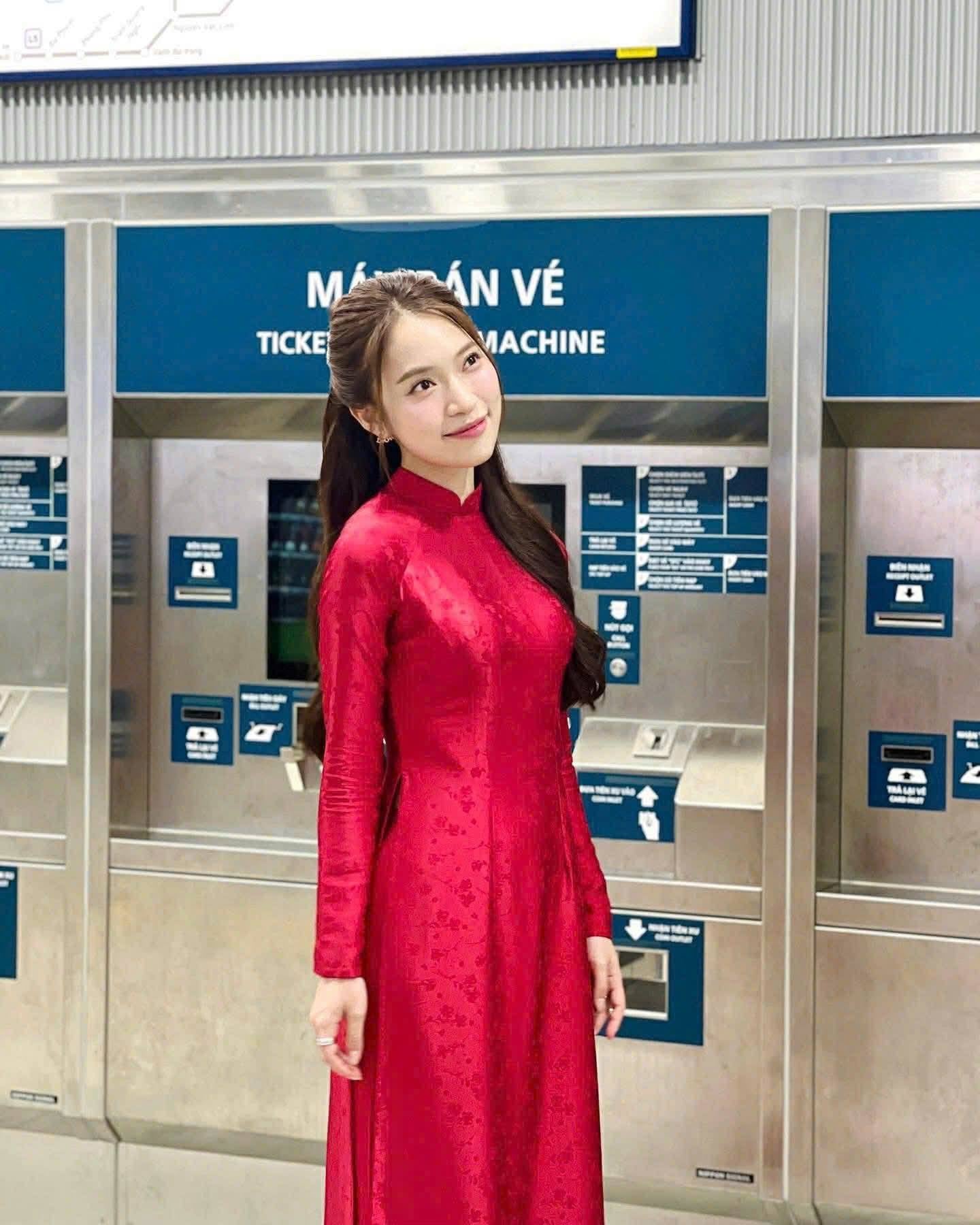 Ao Dai Lua Tơ Tam Ha Nam/ Vietnamese Traditional Long Dress with Red Pants B16