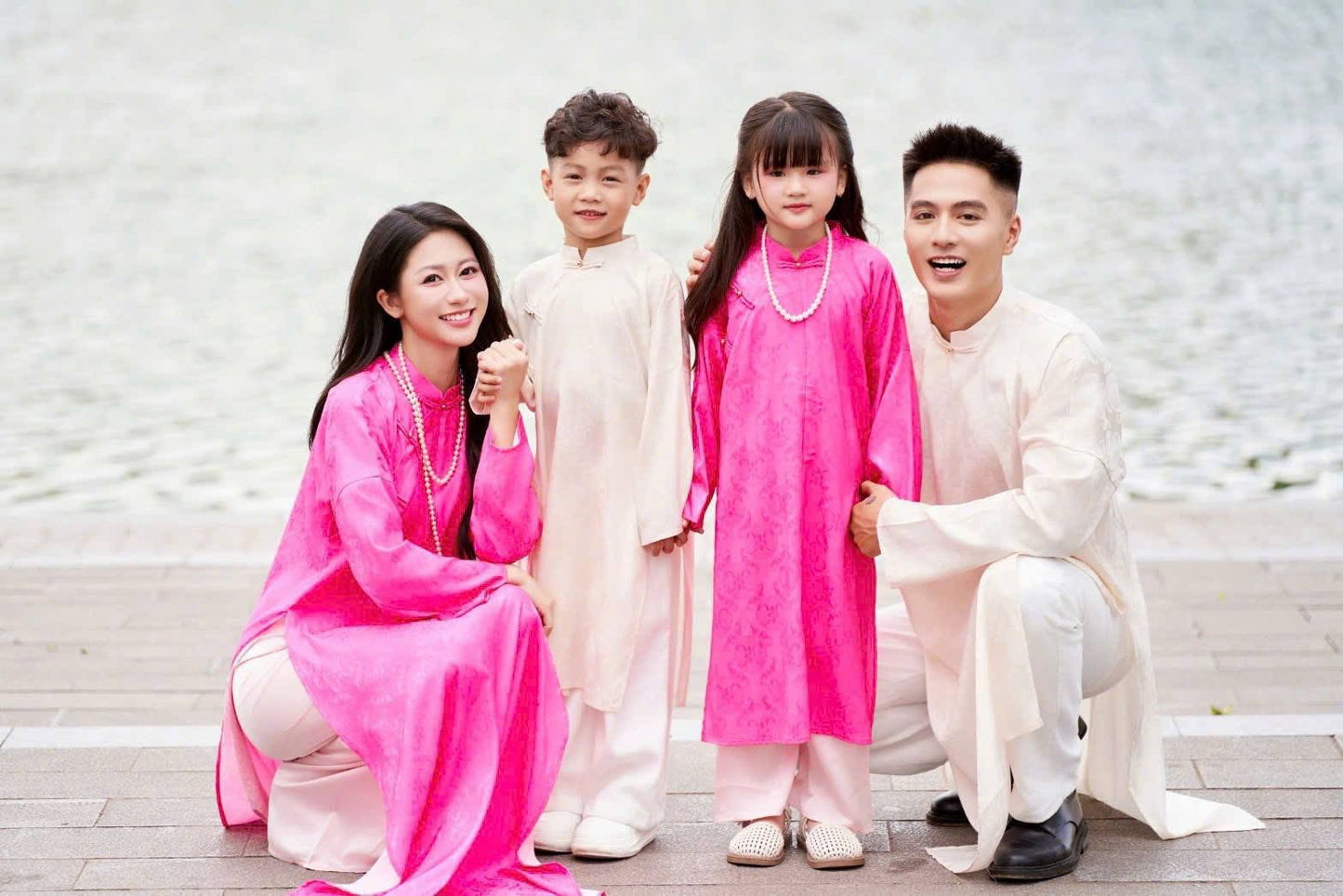 Ao Dai Gia Dinh Tet 2026/ Pink And White Matching for Family/B65