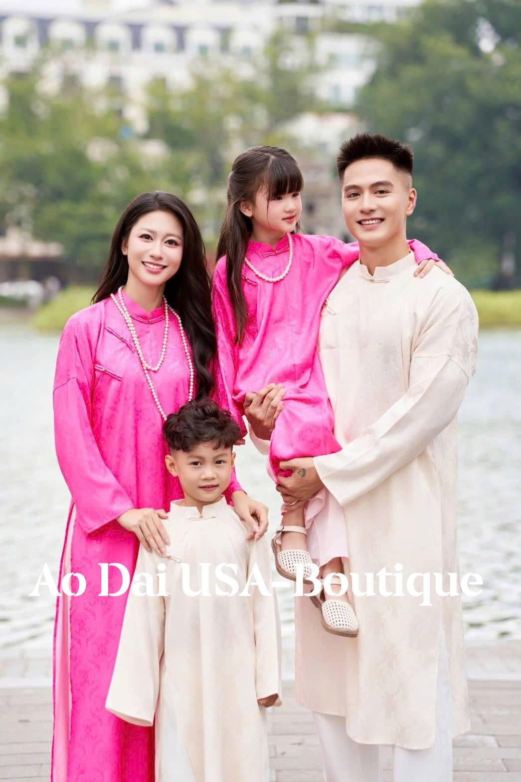Ao Dai Gia Dinh Tet 2026/ Pink And White Matching for Family/B65