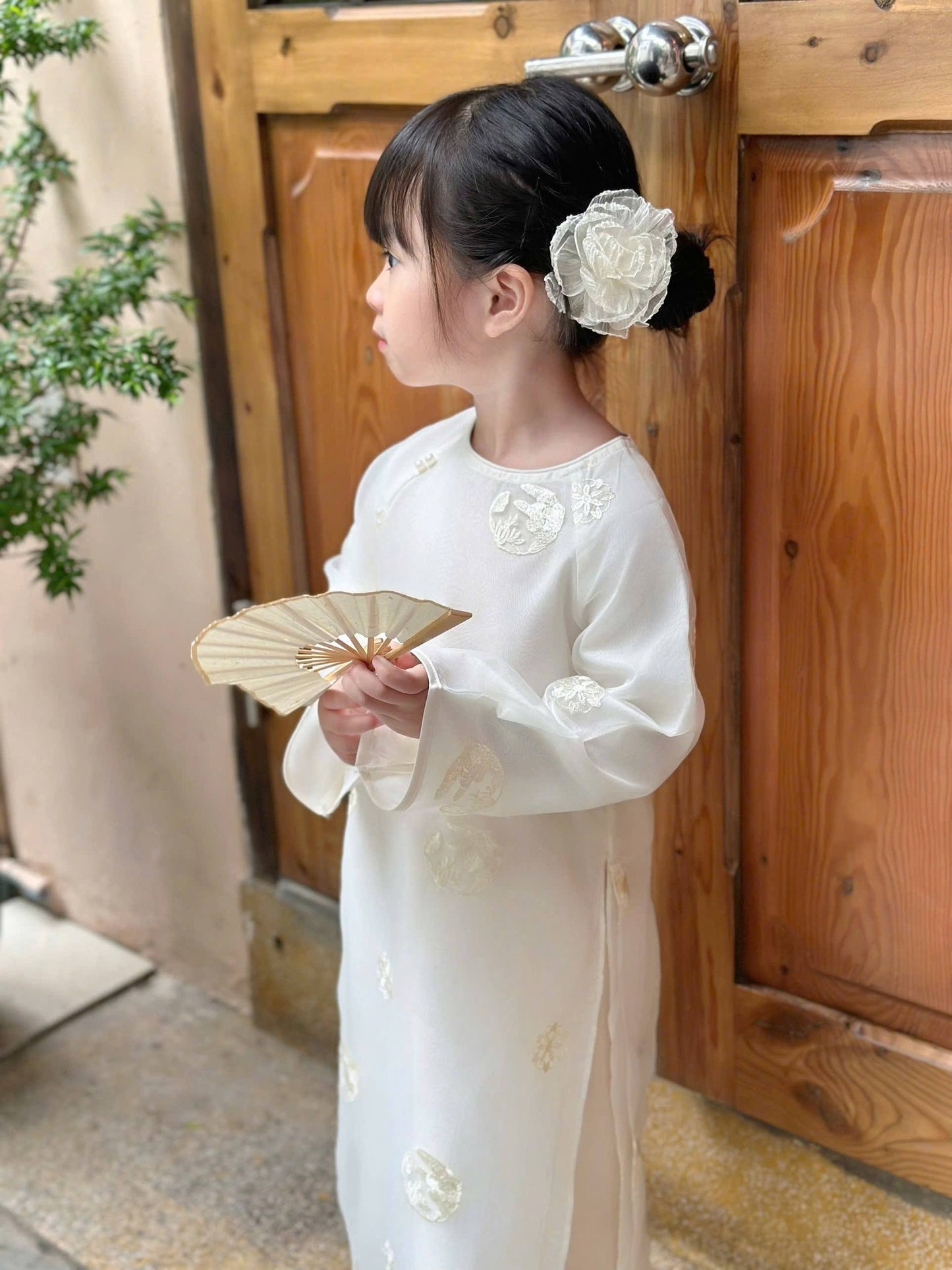 Girls' White Ao Dai Set Embroidered/Modern Vietnamese Dress/ Lunar New Year 2026