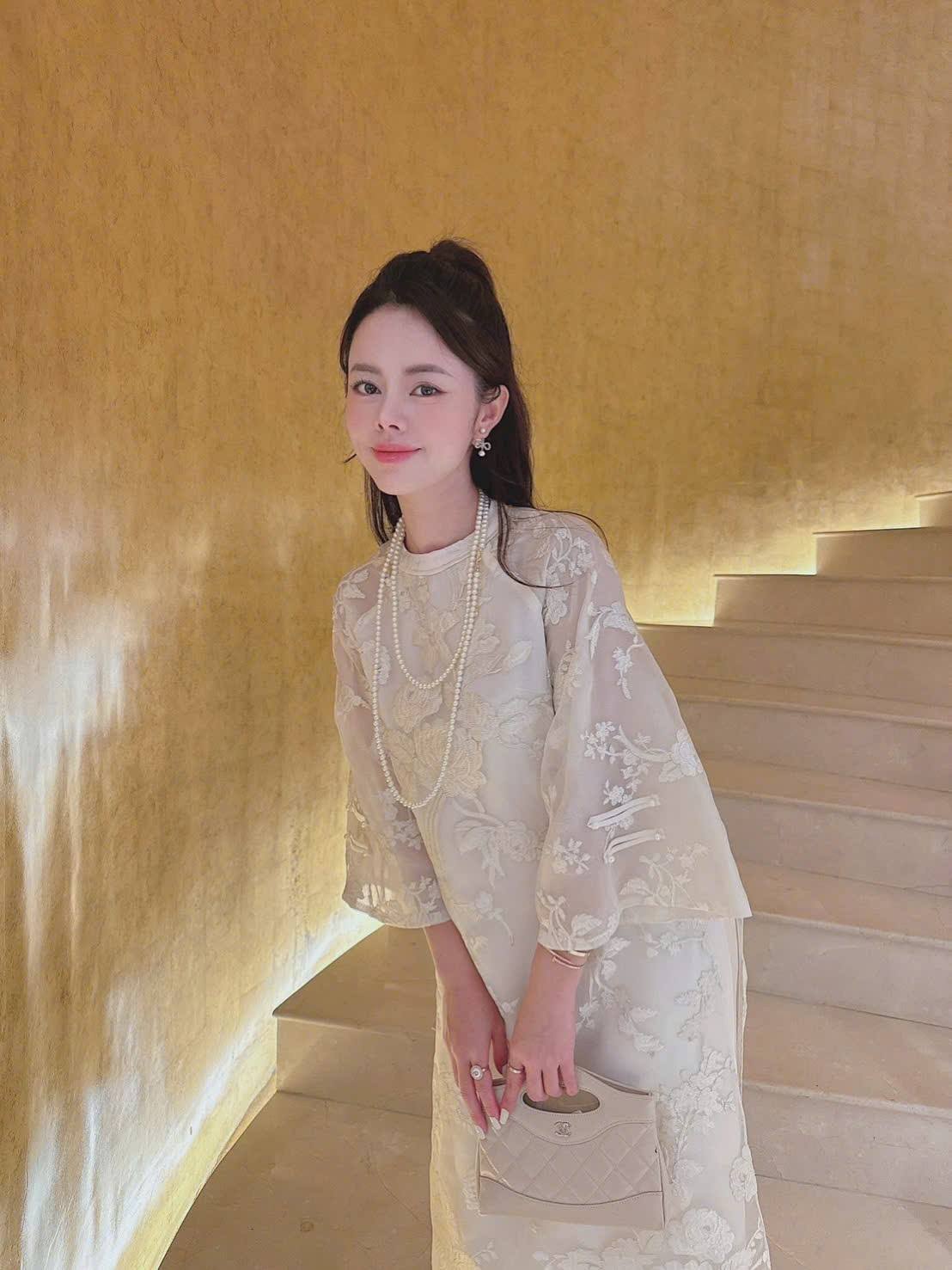 Cream Set Ao Dai To Theu/ Ao Dai Cach Tan Loose Style/ White Pants Included/ Lunar New Year 2026/ CT301