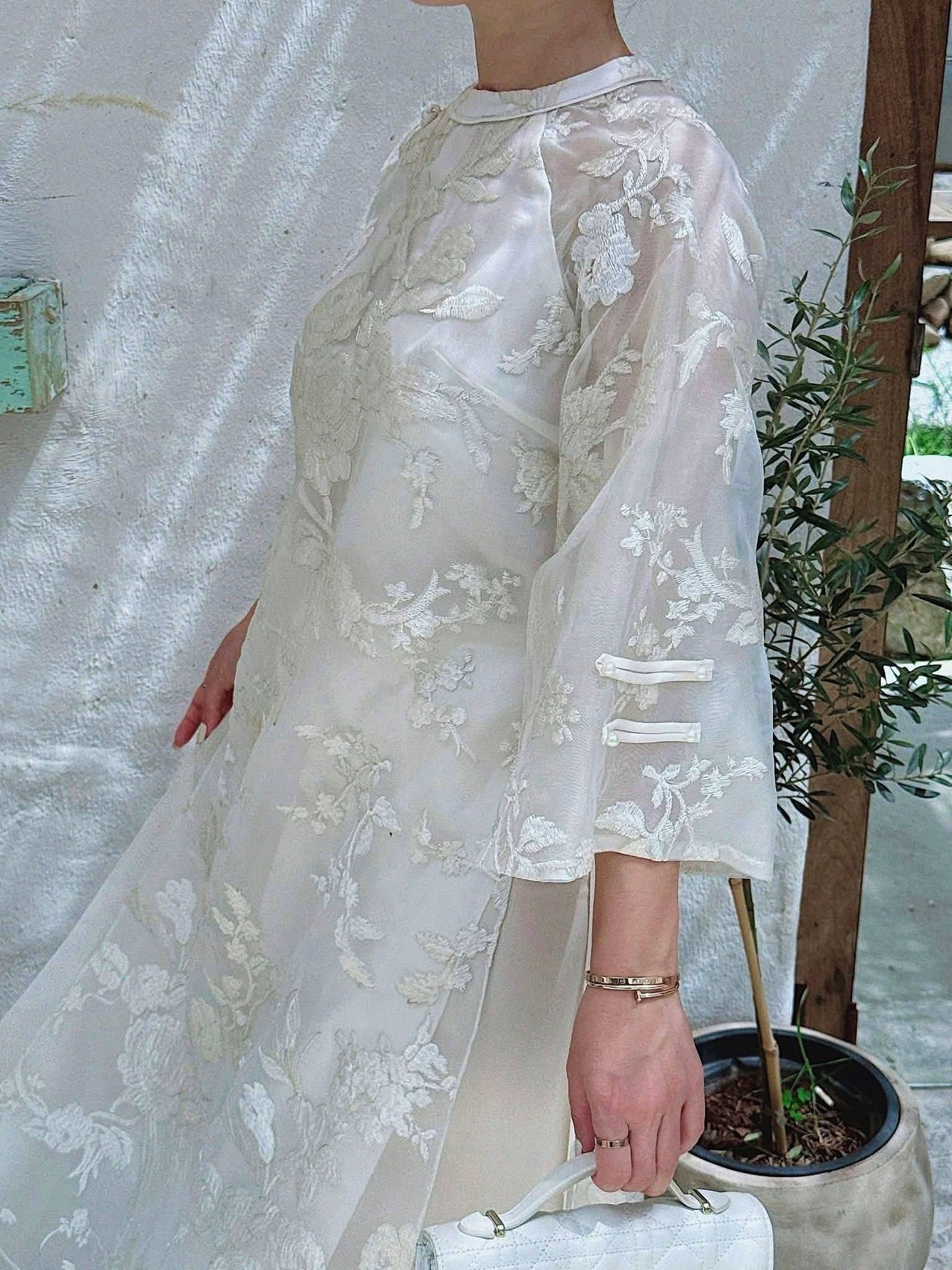 Cream Set Ao Dai To Theu/ Ao Dai Cach Tan Loose Style/ White Pants Included/ Lunar New Year 2026/ CT301