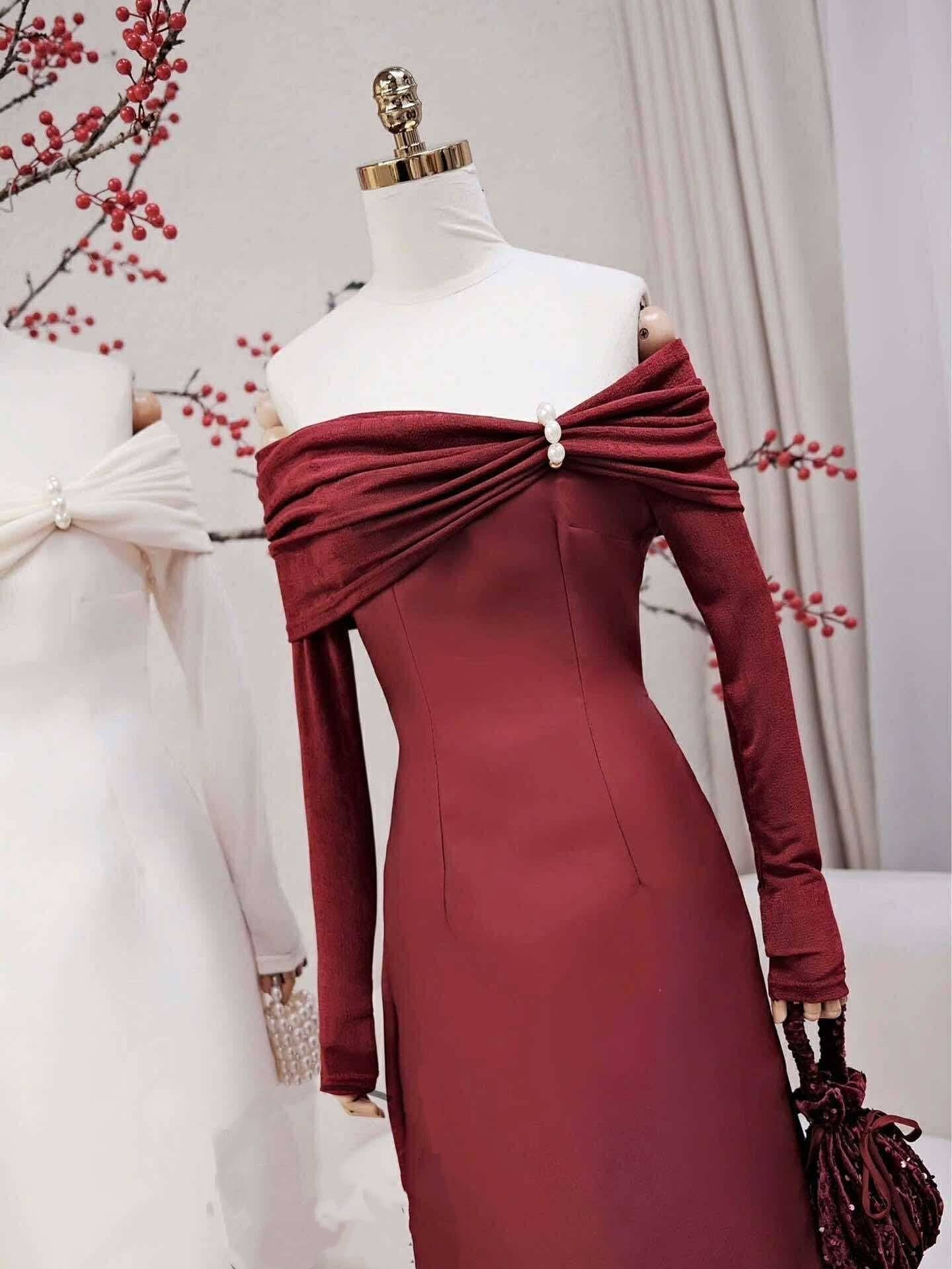 Set Taffeta Áo Dài with Silk-Blend Sleeves Burgundy Color/Set Ao Dai Design for Women/B291