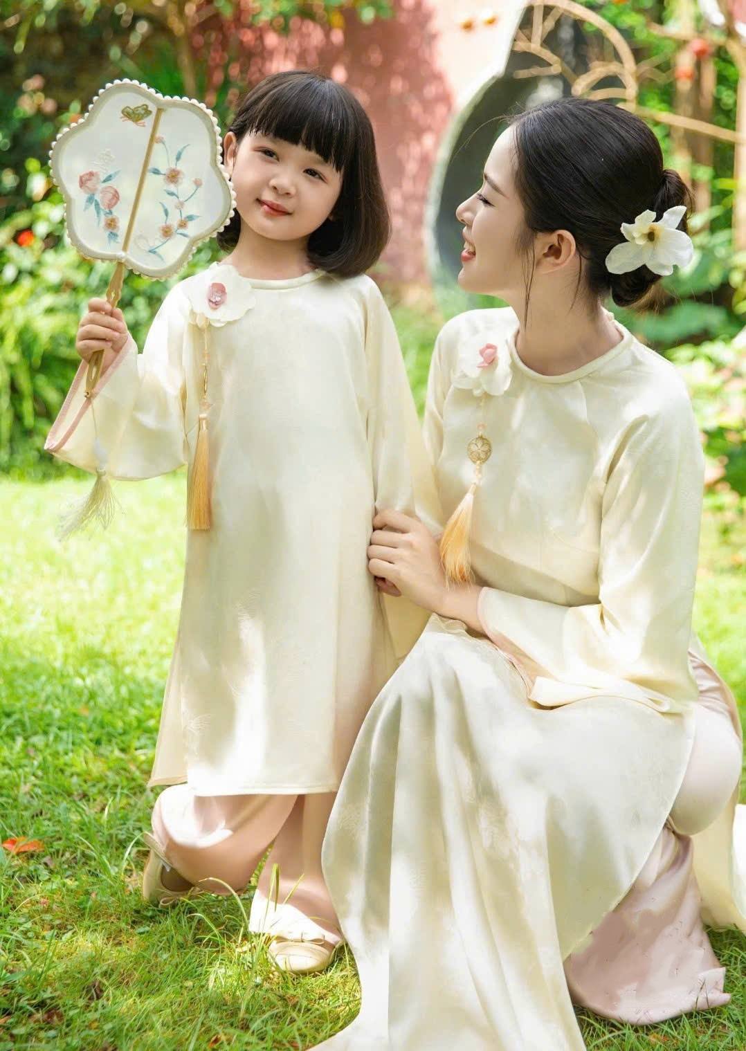 Matching Family Light Yellow and Cream Ao Dai Set/Ao Dai Gia Dinh Tet 2026/ GD2