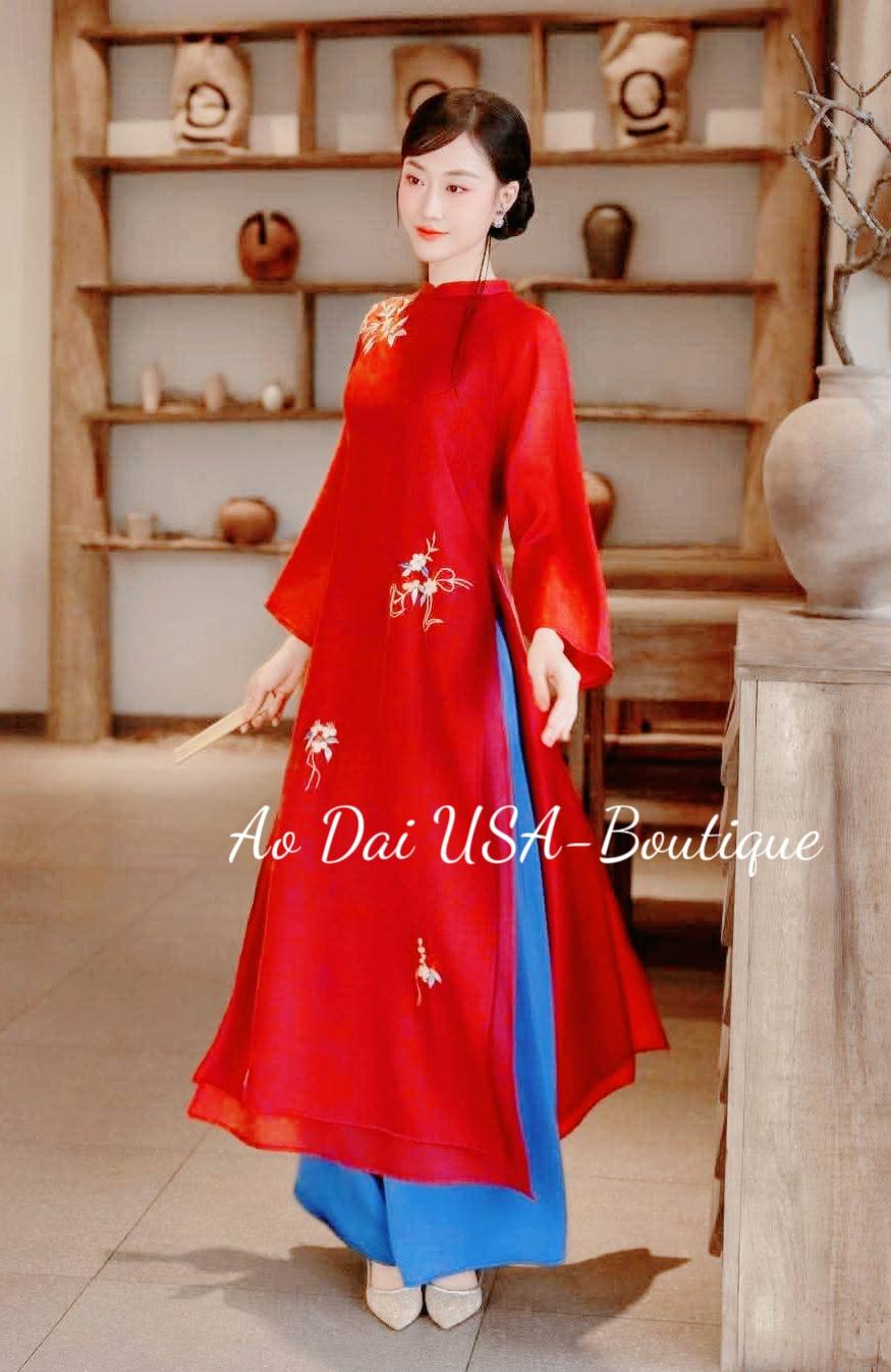 Set Ao Dai Cách tân Red Color embroidery flowers/ Modern Vietnamese Long dress in Blue pants/ CT247