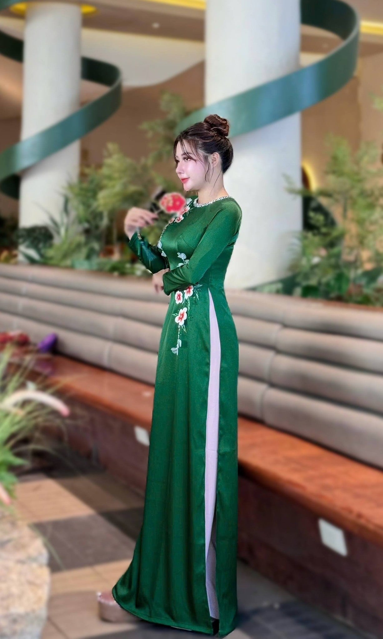 MOC CHAU Ao Dai Lua/ White Pants B297