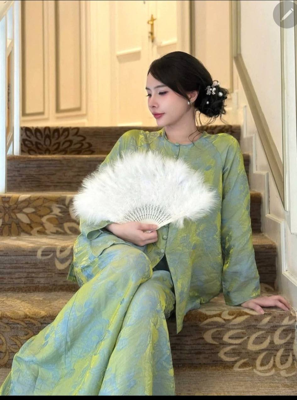 Ao Ba Ba Set: Modern Vietnamese Phap Phuc with Pants G346