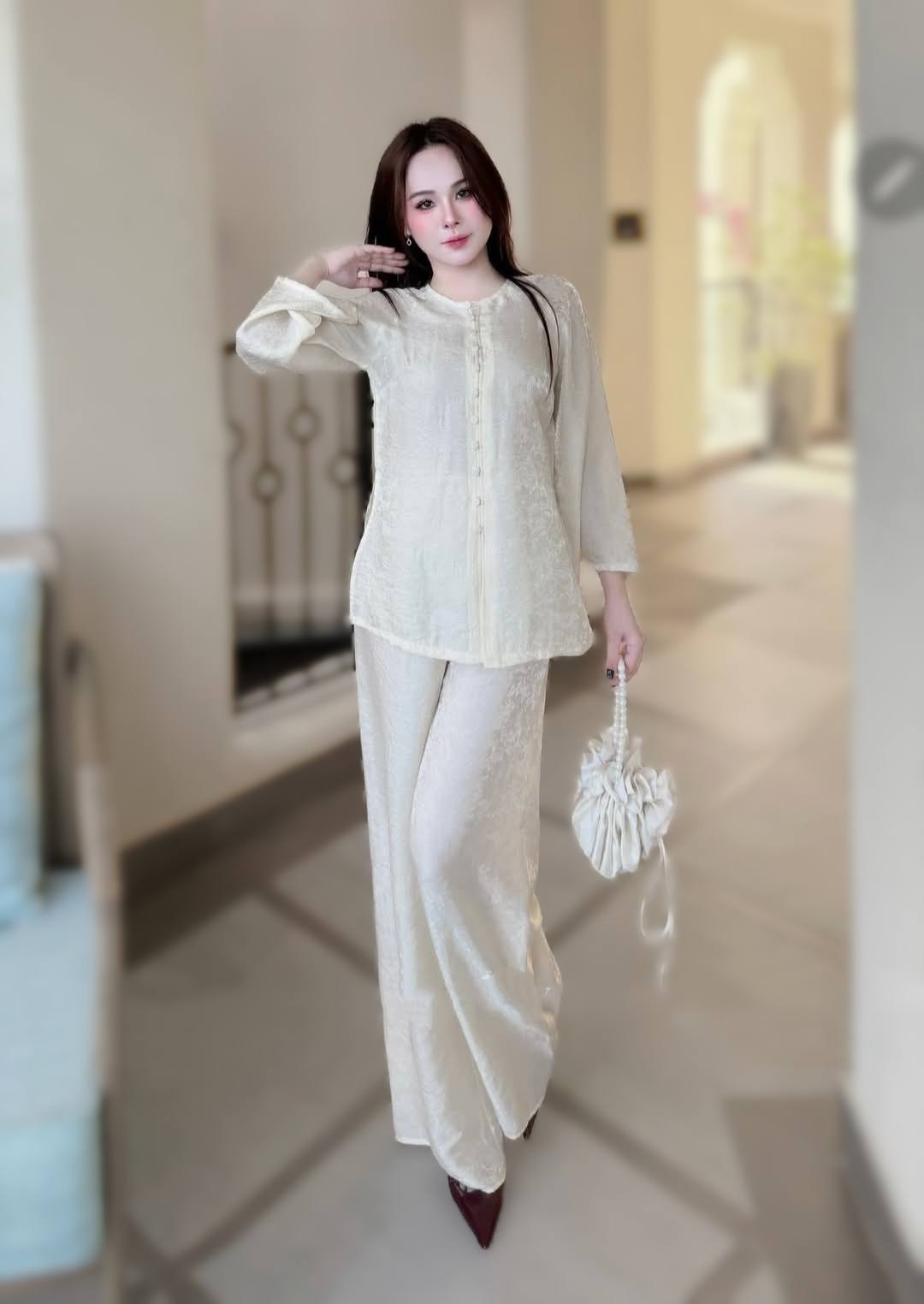 Ao Ba Ba Set: Modern Vietnamese Phap Phuc with Pants/  White Cream Color/ Tam Ong ThoDoi/G350
