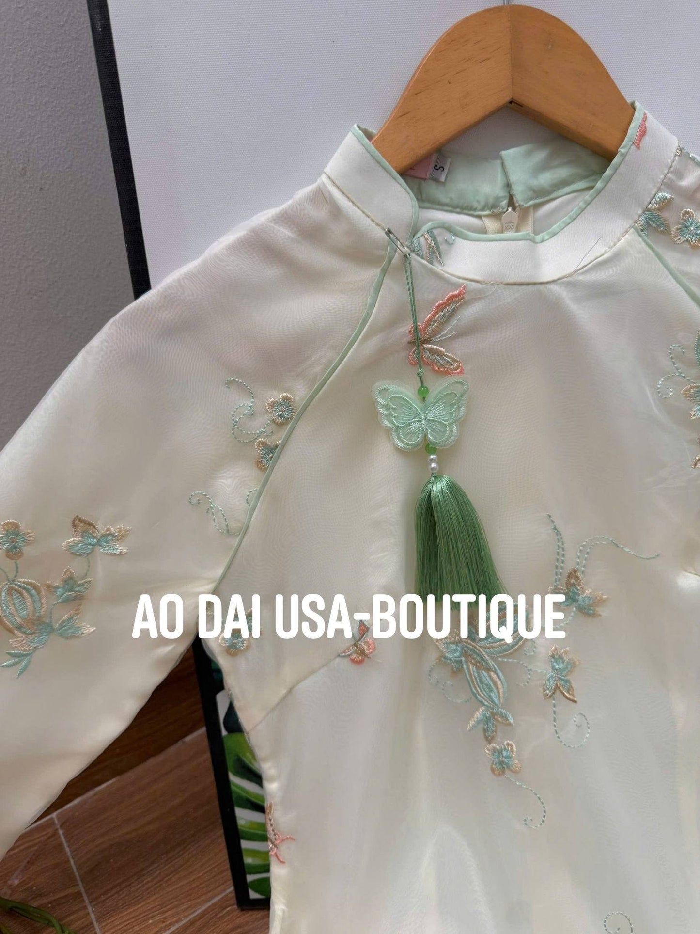 CHI KHANH Set Ao Dai To Theu/Blue Pants CT304