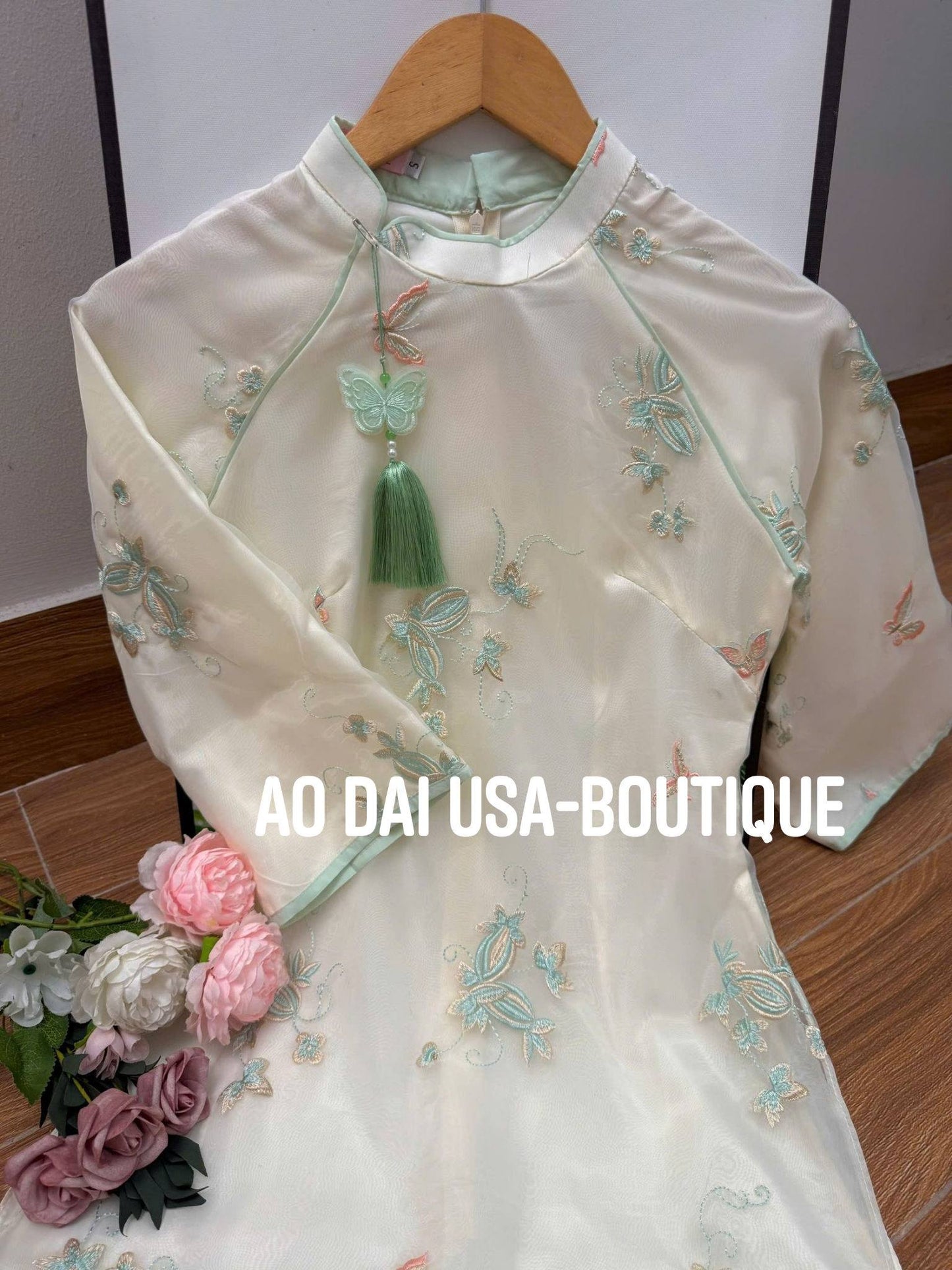 CHI KHANH Set Ao Dai To Theu/Blue Pants CT304