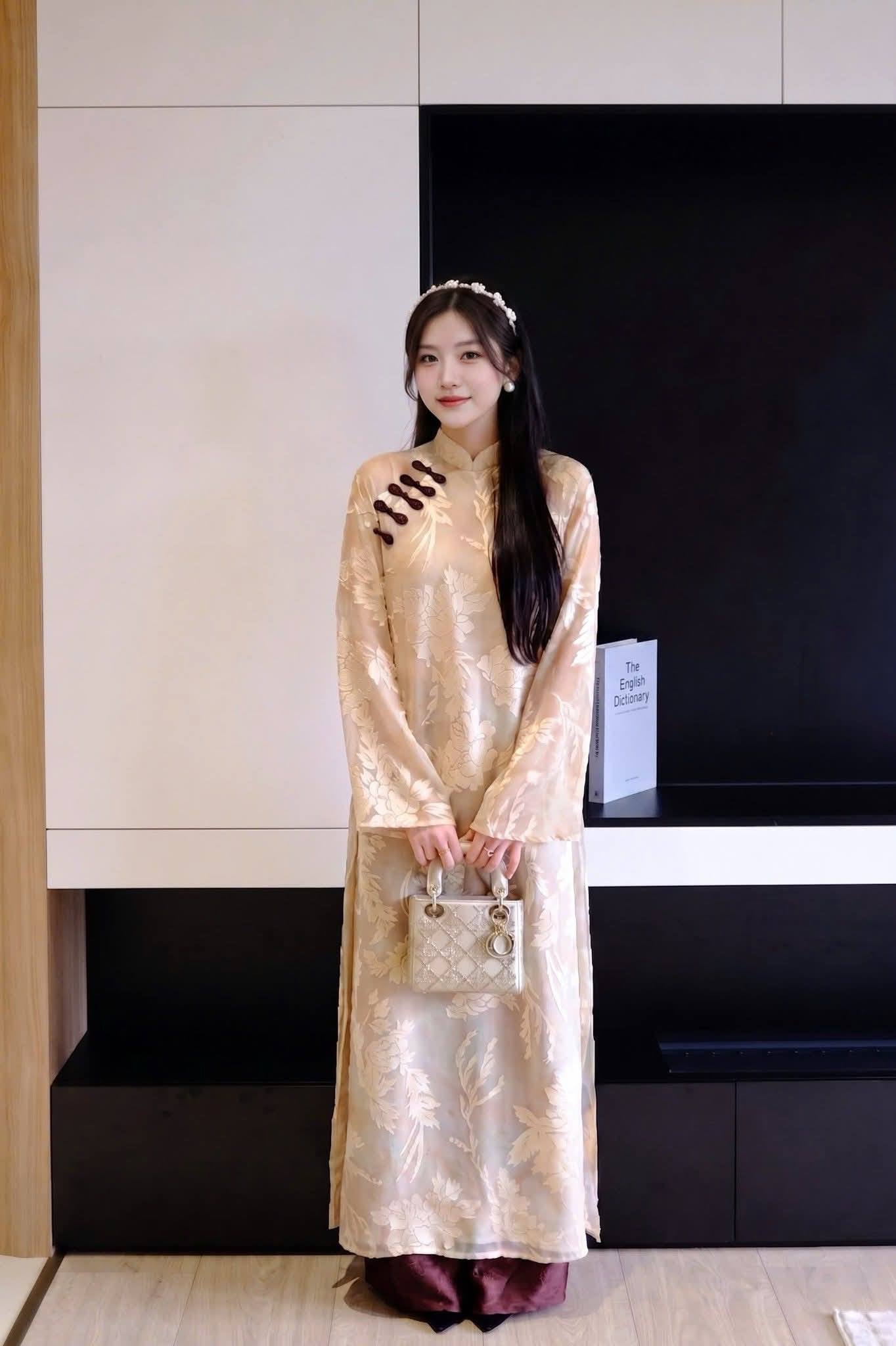 MOC NHIEN Set Ao Dai Lụa Tô Châu/ Red pants included/TT291