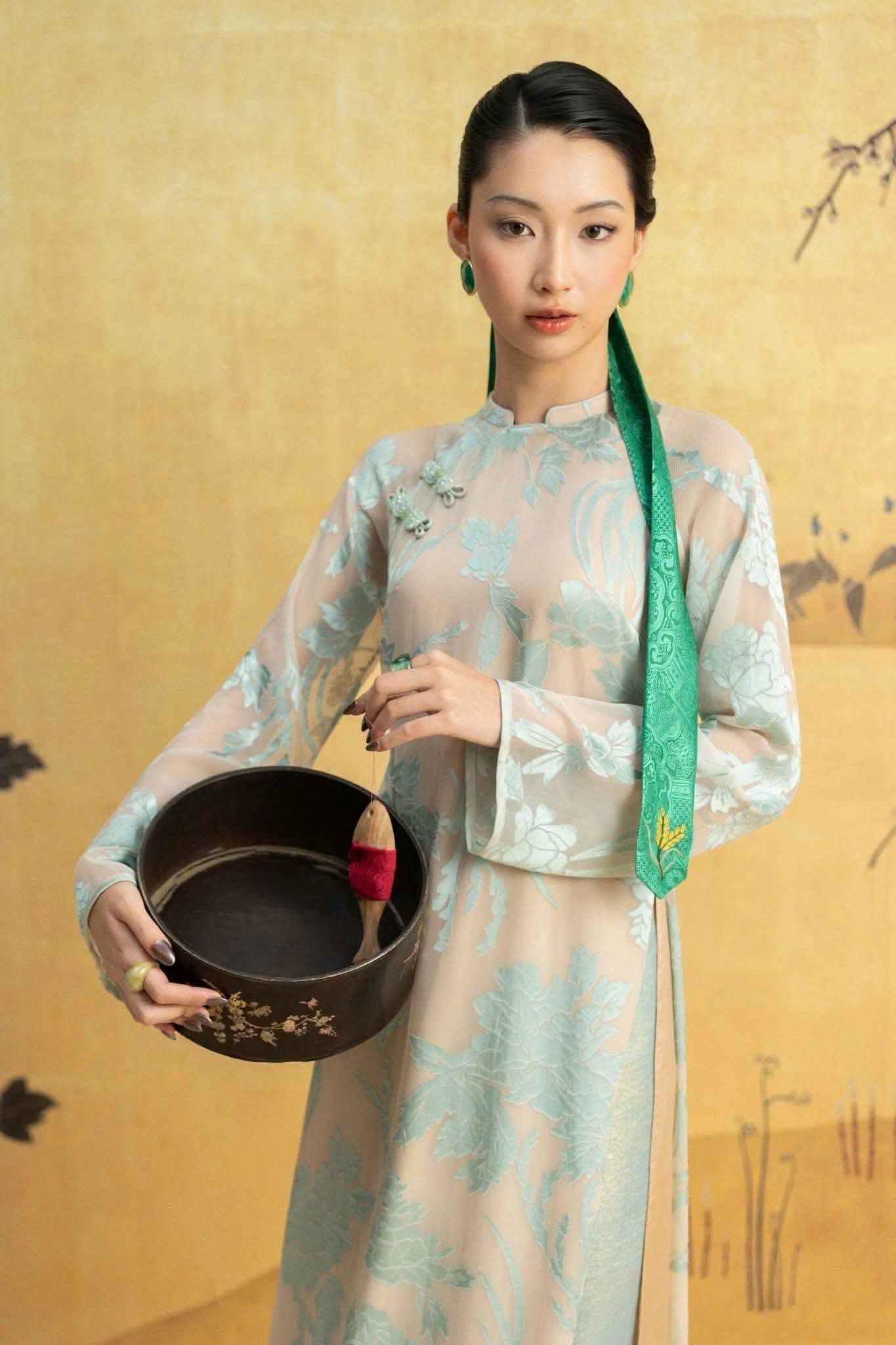 MOC HOA Set Ao Dai Lụa Tô Châu Design /Light yellow pants included/TT291