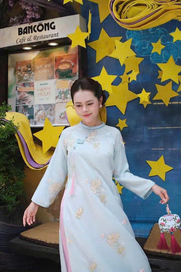 Light Blue Set Ao Dai Cach Tan/Ao Dai for Girls/ Ao Dai Vietnam/ Flared Long Sleeves Ao Dai Modern Vietnamese Dress with Pants CT299
